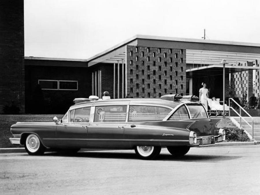  Cadillac Superior Ambulance 1960 года  (фото 1 из 1)